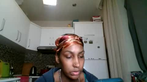 ravenbby online show from April 23, 6:10 pm