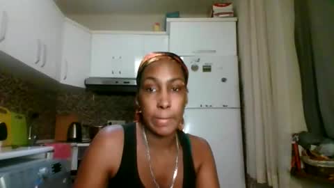 ravenbby online show from April 24, 10:45 pm