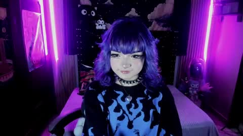 ravencollen online show from April 14, 7:58 pm