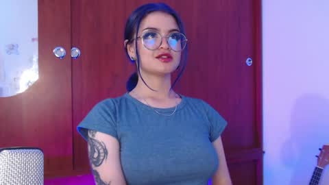 raventh_ online show from April 25, 1:41 pm