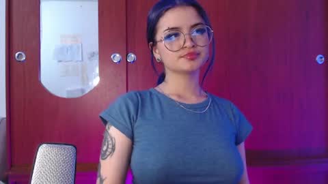 raventh_ online show from April 25, 12:41 pm