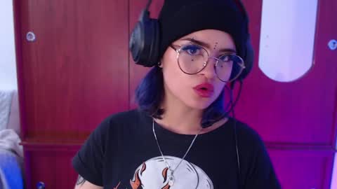 raventh_ online show from April 4, 1:43 pm