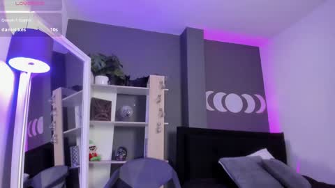 Snapshot of ravenwitch_ chatting on January 24, 9:15 pm Raven Witch online show from January 24, 9:15 pm