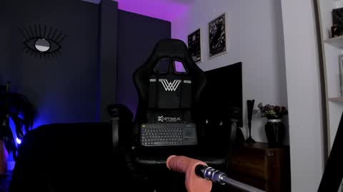 Snapshot of ravenwitch_ chatting on September 12, 11:01 pm Raven Witch online show from September 12, 11:01 pm