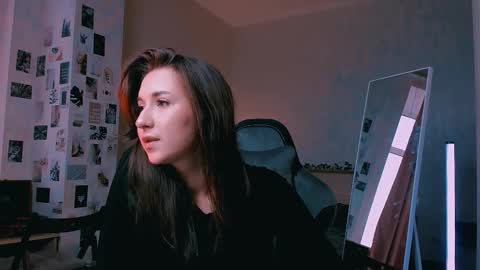 Snapshot of raviolly046 chatting on October 9, 11:47 am Alia Mereyn online show from October 9, 11:47 am