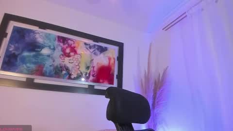 ravyn_rouge online show from April 7, 6:43 pm