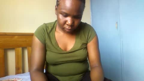Snapshot of rawebony chatting on October 10, 11:37 am RAWEBONY online show from October 10, 11:37 am