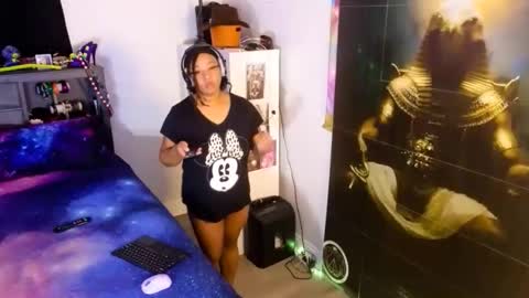 realgoddessdream online show from April 22, 9:56 pm