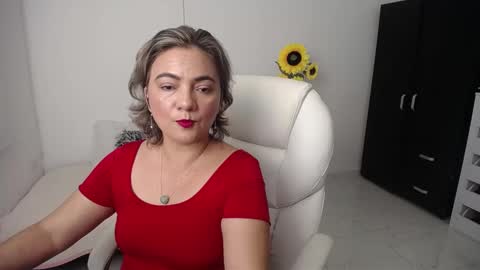 Snapshot of rebeca_milf chatting on January 3, 11:46 am REBECA online show from January 3, 11:46 am
