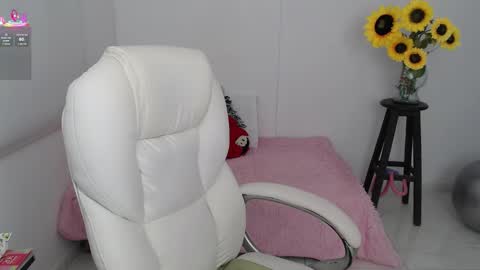 Snapshot of rebeca_milf chatting on September 22, 1:31 pm REBECA online show from September 22, 1:31 pm