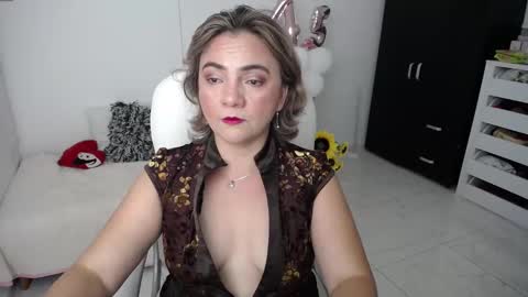 Snapshot of rebeca_milf chatting on February 1, 12:07 am REBECA online show from February 1, 12:07 am