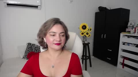 Snapshot of rebeca_milf chatting on March 6, 11:58 am REBECA online show from March 6, 11:58 am