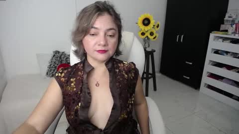 Snapshot of rebeca_milf chatting on March 8, 3:00 pm REBECA online show from March 8, 3:00 pm