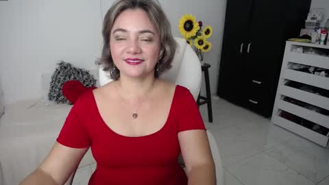 Snapshot of rebeca_milf chatting on March 11, 11:55 am REBECA online show from March 11, 11:55 am