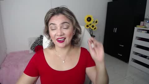 Snapshot of rebeca_milf chatting on February 12, 12:22 pm REBECA online show from February 12, 12:22 pm