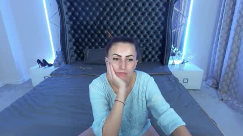 rebecca_diamonds online show from November 5, 7:02 am
