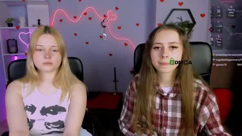 rebecca_smile_ online show from April 15, 12:17 pm