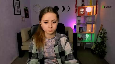 rebecca_smile_ online show from April 27, 12:13 pm