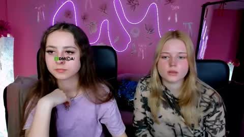 rebecca_smile_ online show from April 23, 12:12 pm