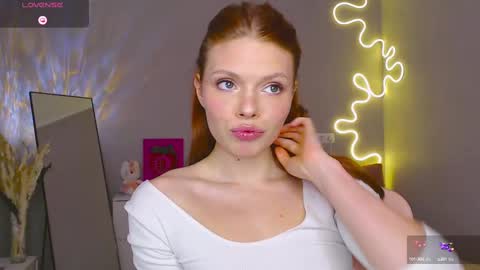 Snapshot of red__candy chatting on March 5, 2:56 pm red__candy online show from March 5, 2:56 pm