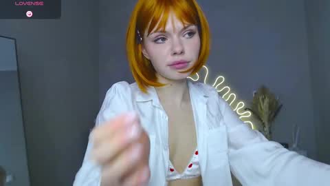 Snapshot of red__candy chatting on February 19, 12:44 pm red__candy online show from February 19, 12:44 pm