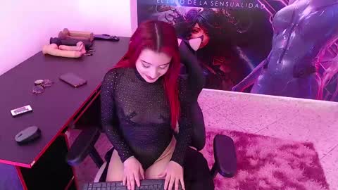 Caroline R online show from March 12, 8:09 pm