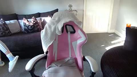 Red -  online show from January 9, 11:36 am