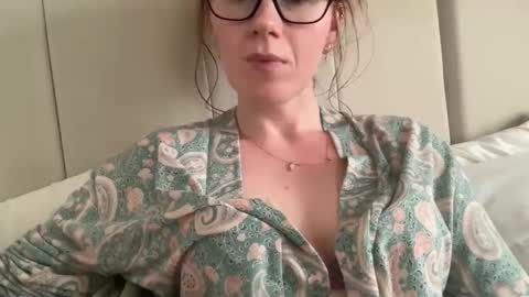 Rosie online show from June 4, 3:38 pm