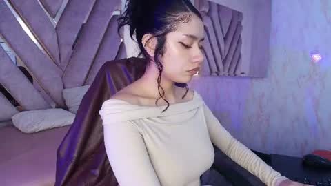 red_pandaa online show from June 12, 3:47 am