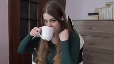 Lily online show from January 14, 1:43 am