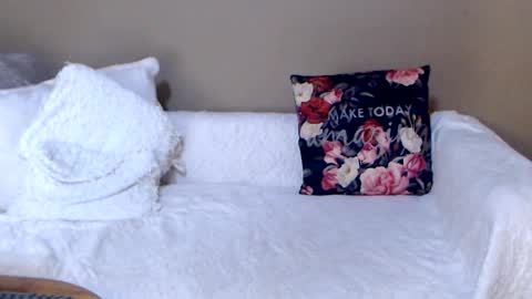 izabell online show from April 23, 2:08 pm