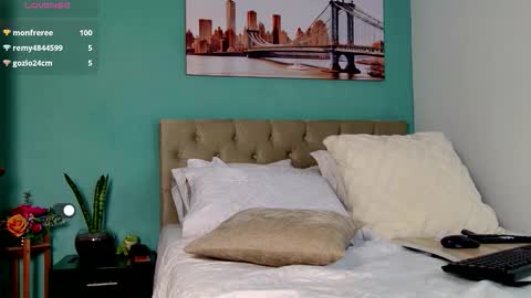 Yanella online show from February 11, 12:17 pm