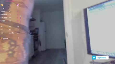Snapshot of reginabanx chatting on October 18, 10:55 pm reginabanx online show from October 18, 10:55 pm