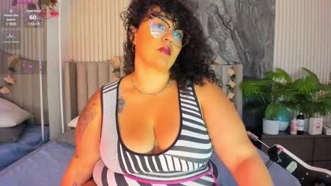 Snapshot of reginavegaa chatting on March 4, 12:01 pm reginavegaa online show from March 4, 12:01 pm