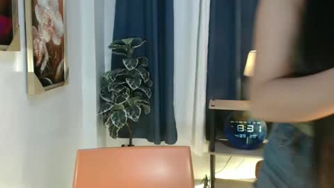 regine online show from April 23, 12:29 pm