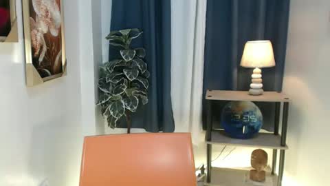 regine online show from April 21, 4:36 pm