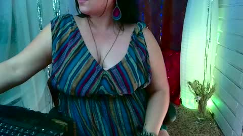 Snapshot of reicat chatting on December 11, 11:21 pm Karina online show from December 11, 11:21 pm