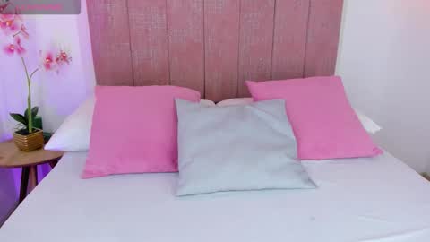 Reika  online show from March 22, 1:39 pm