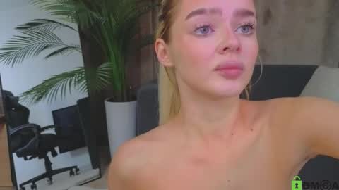 Snapshot of relax_time_ chatting on October 1, 2:44 pm Anna online show from October 1, 2:44 pm