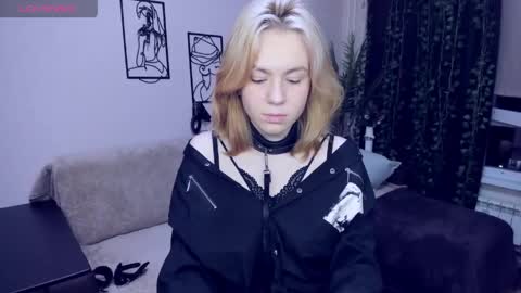 RemiPeach online show from May 15, 5:59 pm