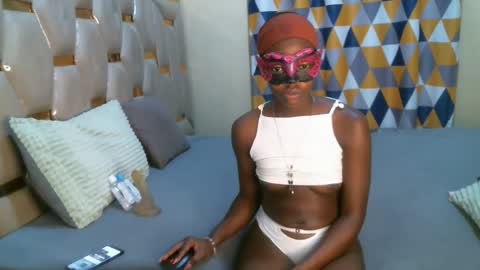 remmyqueen online show from April 24, 9:17 pm
