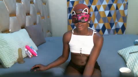 remmyqueen online show from April 21, 2:51 am