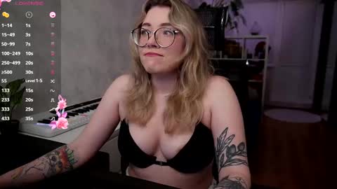 RemyWild online show from February 22, 6:15 pm