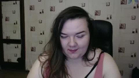 Snapshot of renataoia chatting on December 19, 2:57 pm renataoia online show from December 19, 2:57 pm