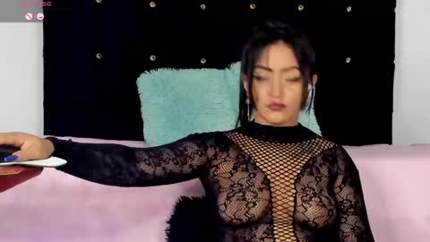 renatawilsom online show from April 25, 2:25 am