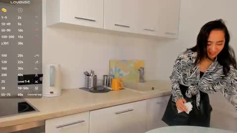 Snapshot of renatenavejar chatting on October 6, 2:28 am Call me Mira online show from October 6, 2:28 am