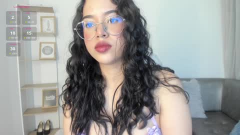 Snapshot of renaxi_smith chatting on February 2, 7:35 pm renaxi_smith online show from February 2, 7:35 pm