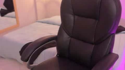 Renee Shelby online show from April 8, 2:30 pm