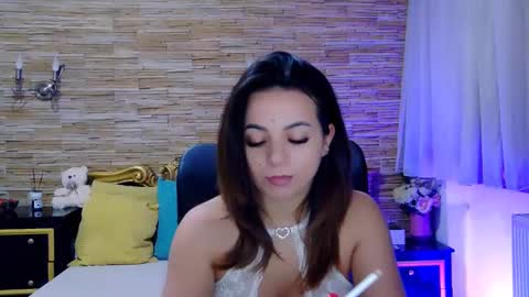 renesmesweet online show from February 5, 11:23 am