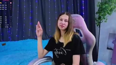 Christina online show from July 24, 5:11 pm